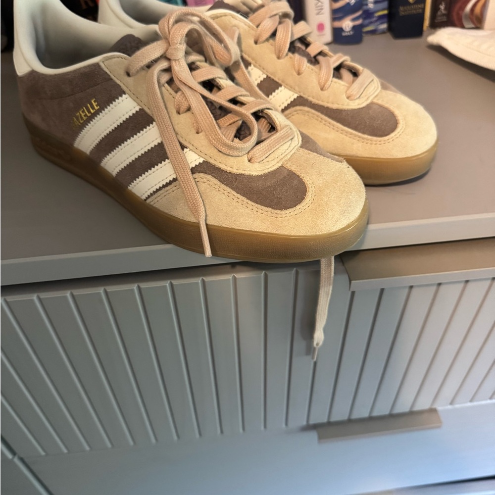 Adidas gazelle Beige and Gray Sneakers